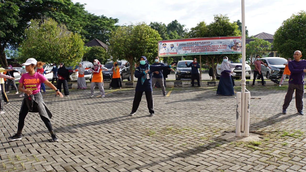 MENJAGA STABILITAS TUBUH’ CHRSJMS LAKUKAN RUTIN SENAM KEBUGARAN